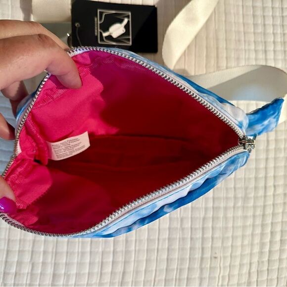Steve Madden blue, tie dye belt bag. - Picture 4 of 4